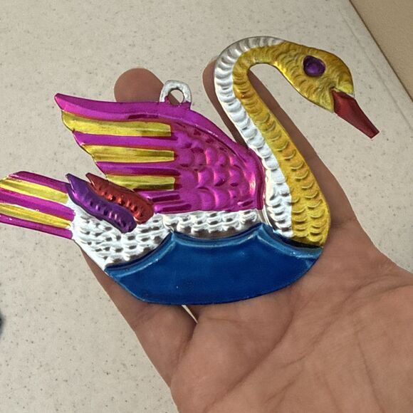 Vintage Mexican Folk Art Hand Painted Punched Tin Christmas Ornaments 6 Lot - Picture 13 of 16